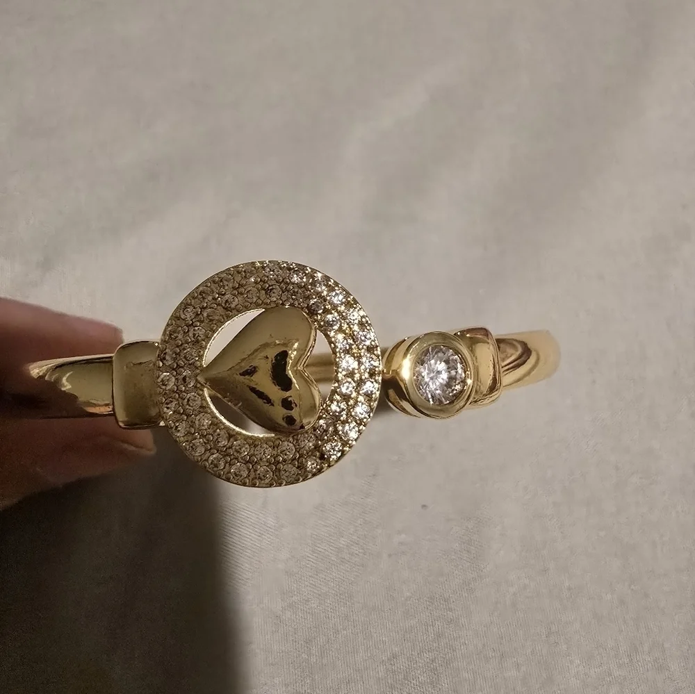 18kgp Dubai Jewelery - Gold Heart Bracelet with Crystal Accents (Adjustable)